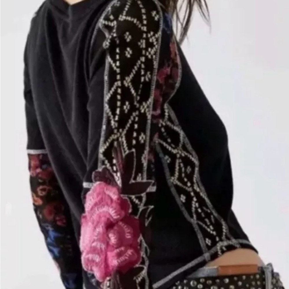 NWT Free People AMARA Black FLORAL Embroidered Sleeve Thermal  Sz XS